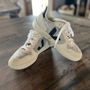 VEJA Suede Colorblock Pattern Sneakers